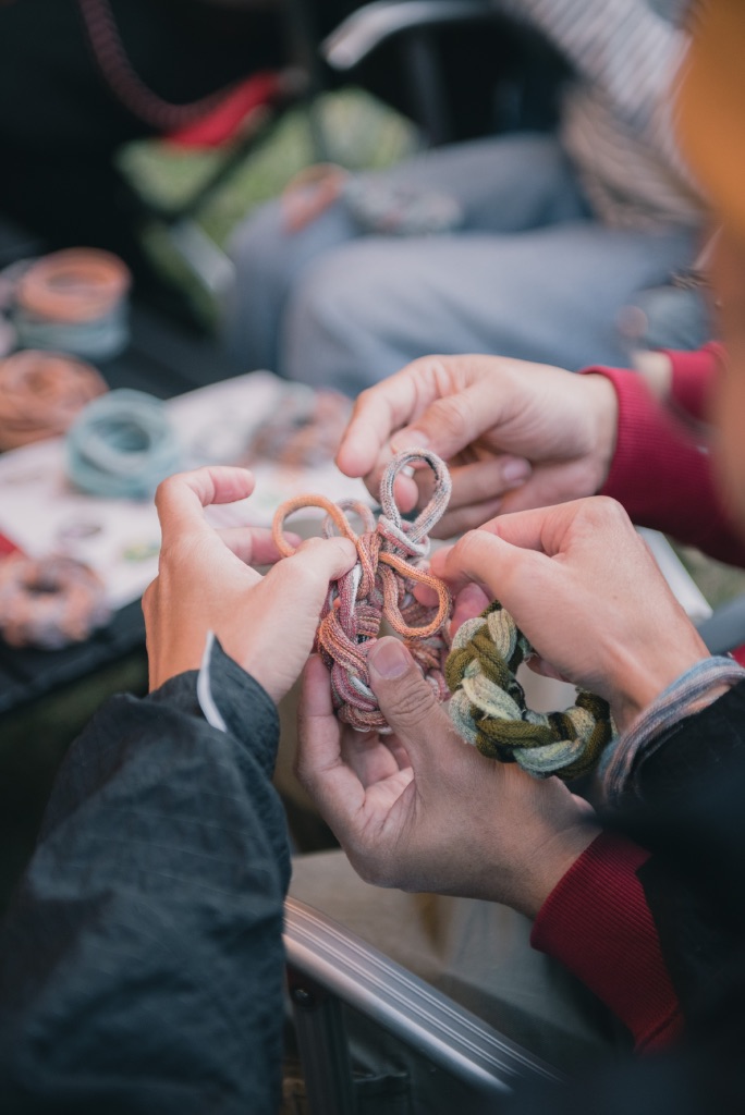 學員手作過程 - 編織襪圈